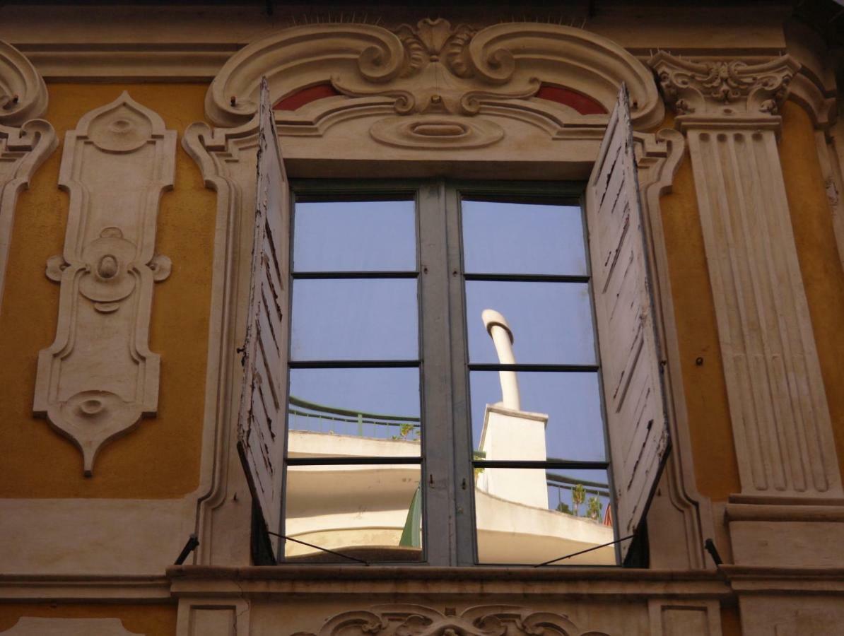 Dietro Il Teatro Modena Genova Kültér fotó