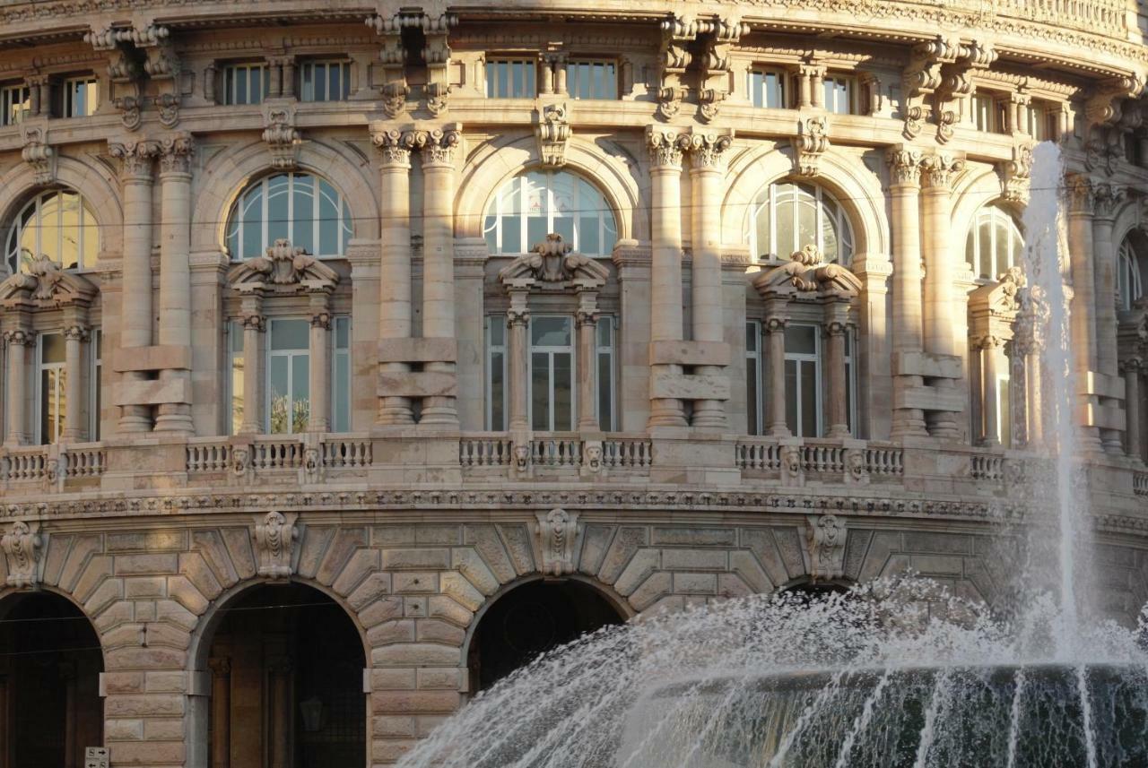 Dietro Il Teatro Modena Genova Kültér fotó