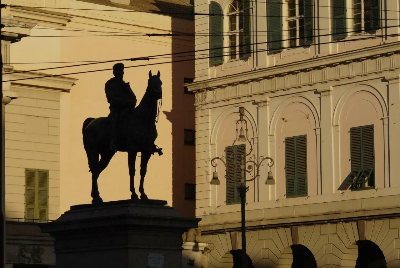 Dietro Il Teatro Modena Genova Kültér fotó